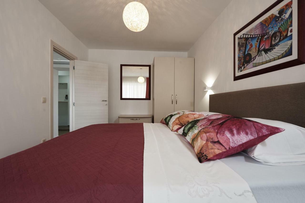 Sunny Side Apartment Trogir Exterior foto