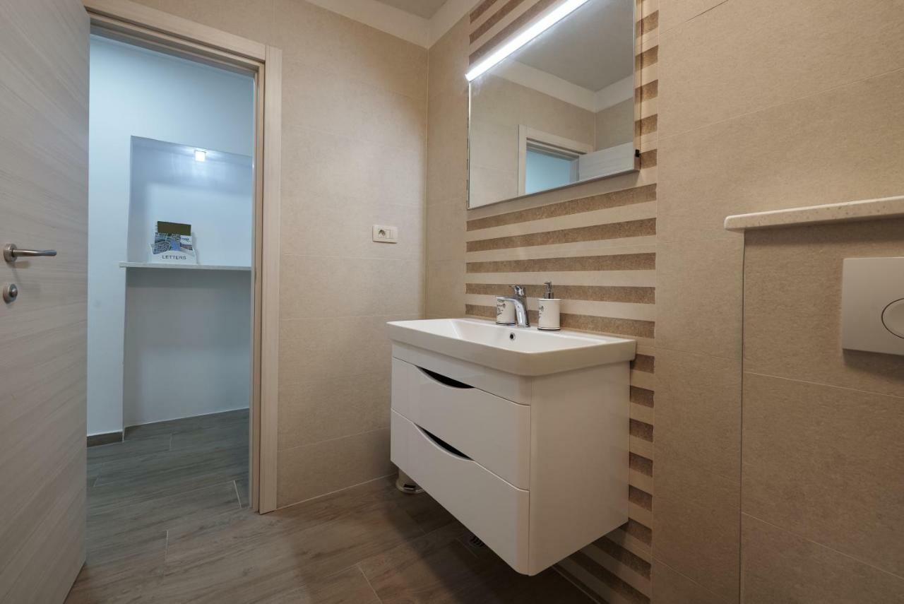 Sunny Side Apartment Trogir Exterior foto